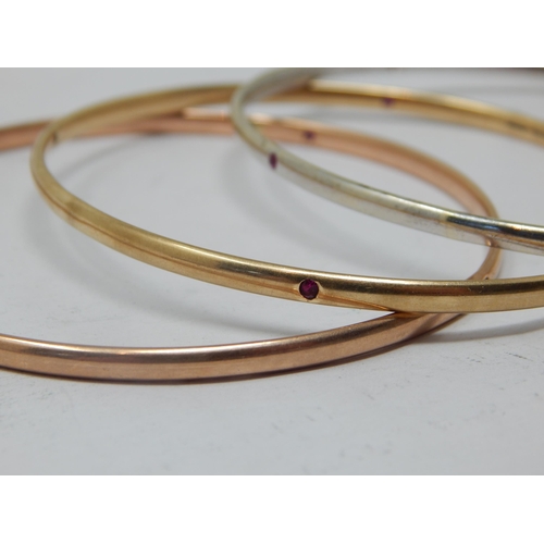 173 - 3 x 9ct Yellow/Rose/White Gold Bangles A/F: Weight 32g