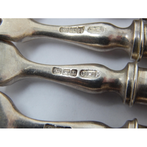 187 - 5 x Silver fruit Forks: Hallmarked Sheffield 1911 by Charles William Fletcher: Weight 150g