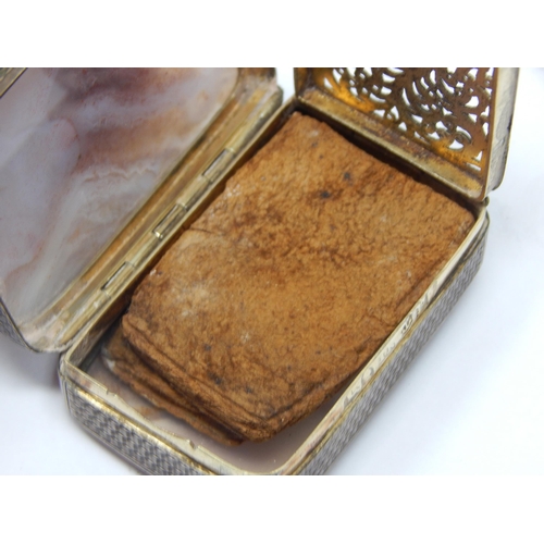 204 - George IV Silver & Agate Vinaigrette with Hinged Gilded Pierced Grille concealing original sponges: ... 