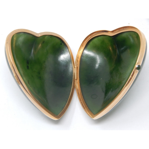 237 - 14ct Gold Mounted Moss Agate Heart Shaped Hinged Box: 5.5cm x 5cm