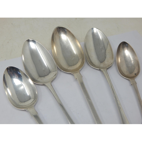 271 - 19th Century Silver Tablespoons & Dessert Spoons: Hallmarked London 1812/1840, Exeter 1836, Newcastl... 