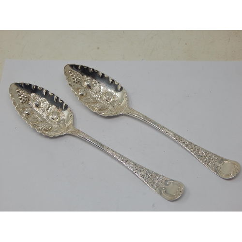 273 - A Pair of George III Silver Berry Serving Spoons: Hallmarked London 1817 by Sarah & John William Bla... 