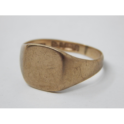 162 - 9ct Gold Signet Ring: Size N: Weight 2.0g