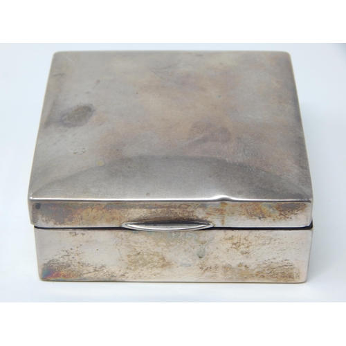 275F - Silver Cigarette Box with Cedar Lined Interior: Hallmarked Birmingham 1920 by Syner & Beddoes