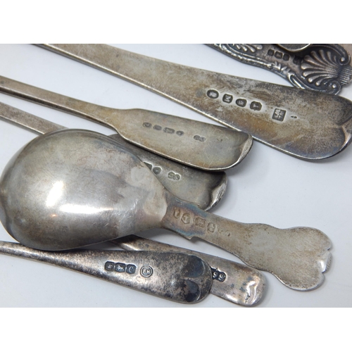 275J - A Quantity of Georgian & Later Silver Spoons Including a Georgian Caddy Spoon: Weight 204g