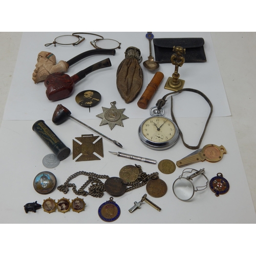 400M - A Quantity of Items Including Military, Misers Purse, Pocket Watch, Pipes, Brooches, Badges etc (lot... 