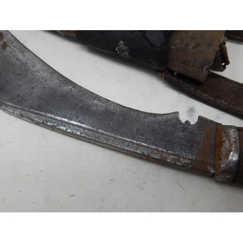 464 - WWI Era Kukri & Scabbard: Length 46cm