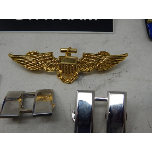 466 - A Quantity of Military Badges & Medal Bars