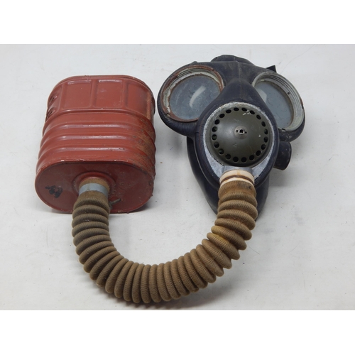 467 - WWII Respirator