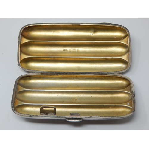 100 - Late Victorian Silver Cigar Case: Hallmarked Birmingham 1901 by Lucas & Co: Weight 114g