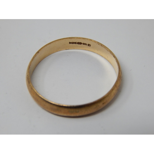 153 - 9ct Gold Wedding Ring: Size W: Weight 2.39g