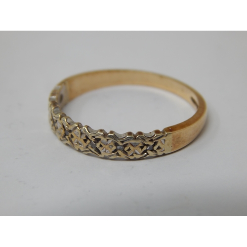 155 - 9ct Gold Ring: Size P: Weight 2.02g