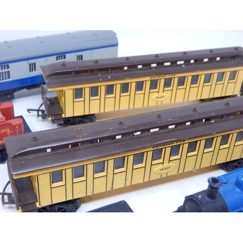 405 - A Quantity of OO Gauge Trains, Carriages & Goods Wagons Including a Davy Crockett Engine