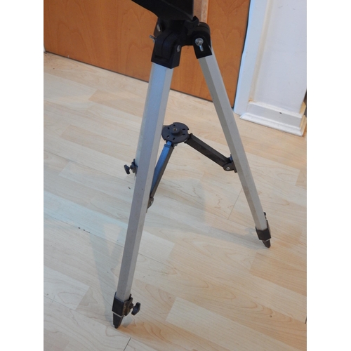 418 - Zennox 76700 Astronomical Telescope on Adjustable Tripod Stand with Accessories