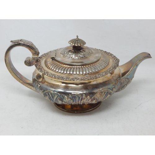 113 - Georgian Silver Squat Teapot Hallmarked London 1826: Gross weight 724g