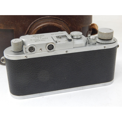 438 - Leica D.R.P Ernst Leitz Wetzcar Camera & Case c.1937-38: Serial No. 244789