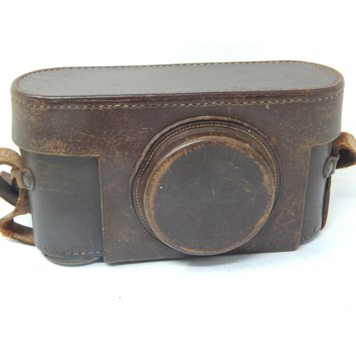 438 - Leica D.R.P Ernst Leitz Wetzcar Camera & Case c.1937-38: Serial No. 244789