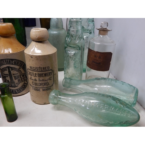 453 - A Quantity of 19th/20th Century Bottles