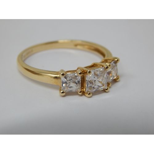 177 - 14ct Gold Trilogy Ring: Size P: Gross weight 2.60g