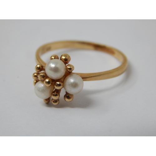 180 - 9ct Gold Pearl Set Ring: Size M/N: Gross weight 2.08