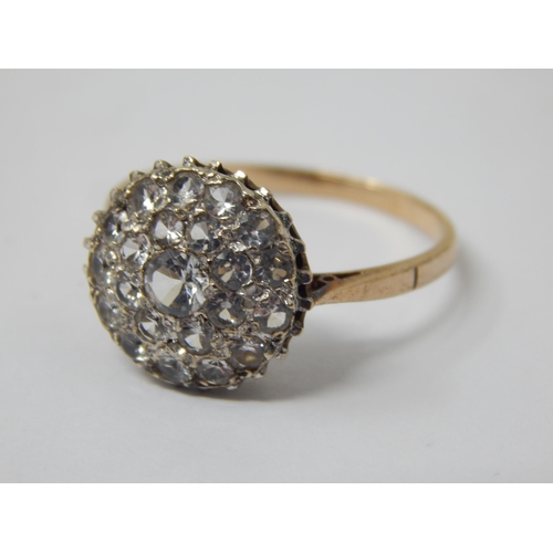 184 - 9ct Gold Cluster Ring: Size P: Gross weight 2.76g