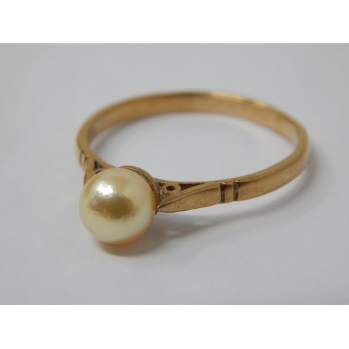 186 - 9ct Gold Pearl Set Ring: Size R/S: Gross weight 2.24g