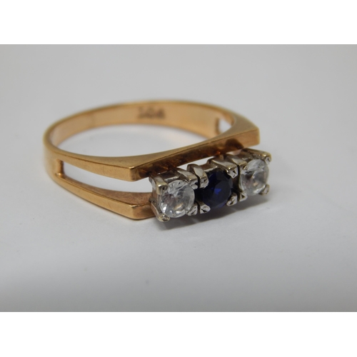 192 - 9ct Gold Gem Set Ring: Size M: Gross weight 2.85g