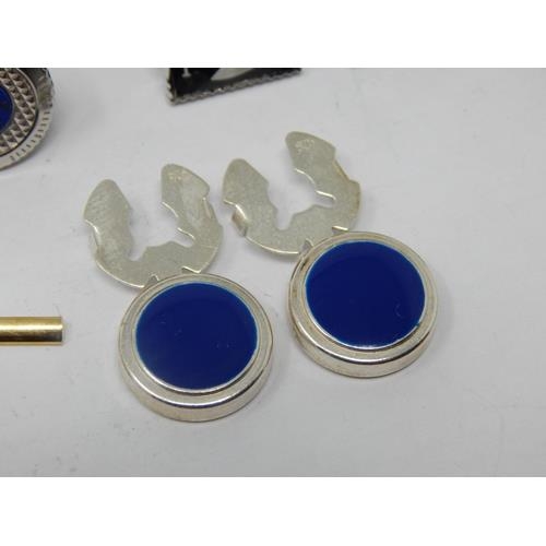 209 - A Quantity of Gentleman's Cufflinks Including Silver Examples