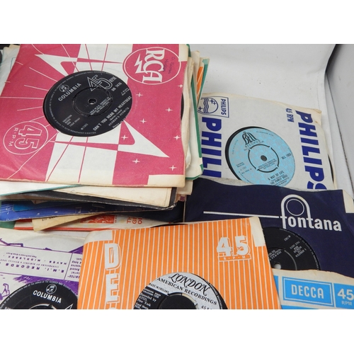 466 - A Large Quantity of 1960's/70's/80's single records