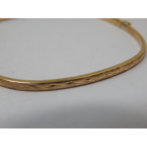 211 - 9ct Gold Bangle: Weight 3.52g