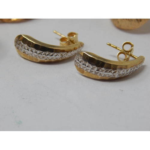 218 - 4 x Pairs of 9ct Gold Earrings: Weight 8.32g