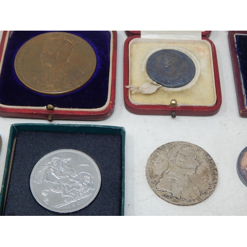 76 - A Quantity of Mainly cased Medals/Medallions Including some Silver