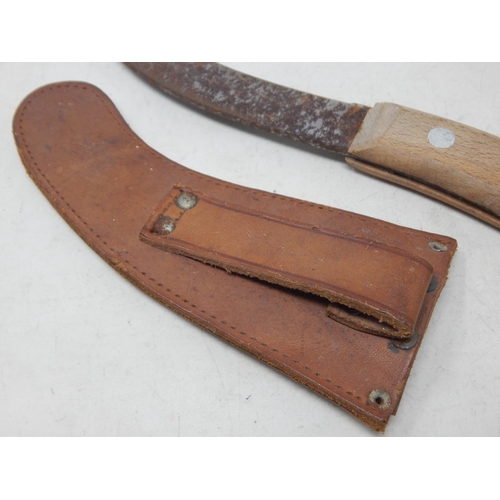 360 - RAF Dingy Knife in Leather Scabbard: Measuring 32.5cm overall