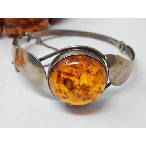 281 - A Collection of Amber & Silver Jewellery Including Large Bracelet, Heart Shaped Pendant & Bangle.