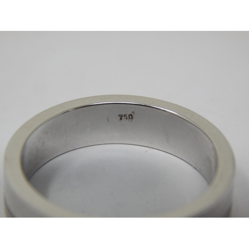 285 - Gentleman's 18ct White Gold Ring: Size Z: Weight 12.78g