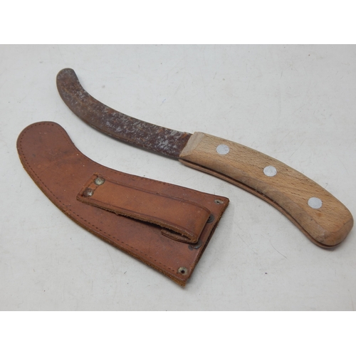 395 - RAF Dingy Knife in Leather Scabbard: Measuring 32.5cm overall