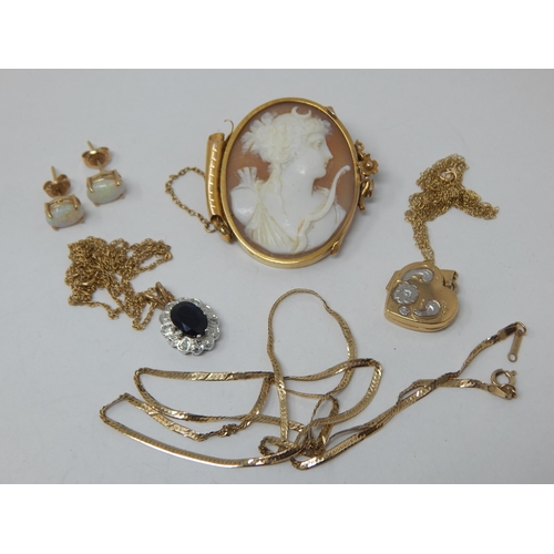 A Quantity of 9ct Oddments 7.75g together with an unmarked yellow metal cameo brooch