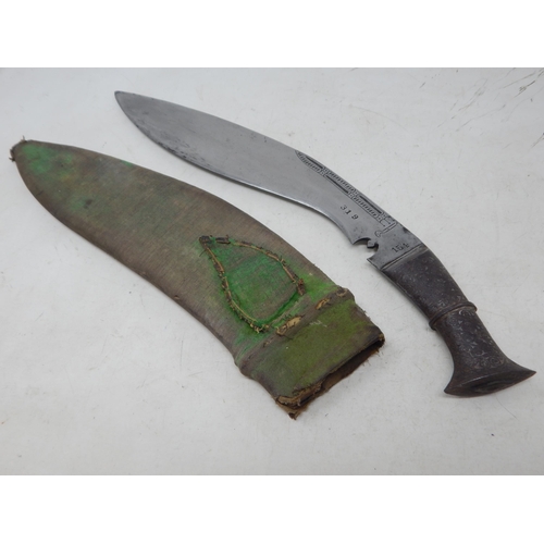 390 - 19th Century Kukri with Scabbard: Measuring 46cm overall