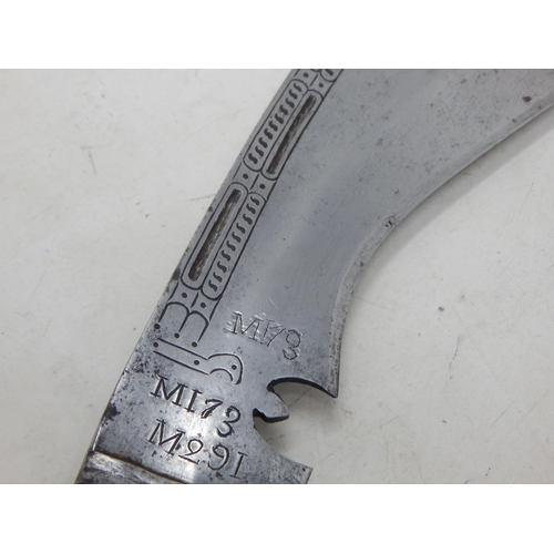 390 - 19th Century Kukri with Scabbard: Measuring 46cm overall