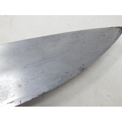 390 - 19th Century Kukri with Scabbard: Measuring 46cm overall