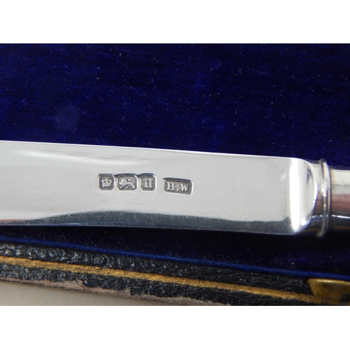 141 - A Set of Silver Bladed Knives with Mother of Pearl Handles in Fitted Case: Hallmarked Sheffield 1912... 