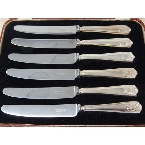 142 - A Set of Silver Handled Silver Jubilee Knives with Crown Finials: Hallmarked London 1935 in Fitted C... 