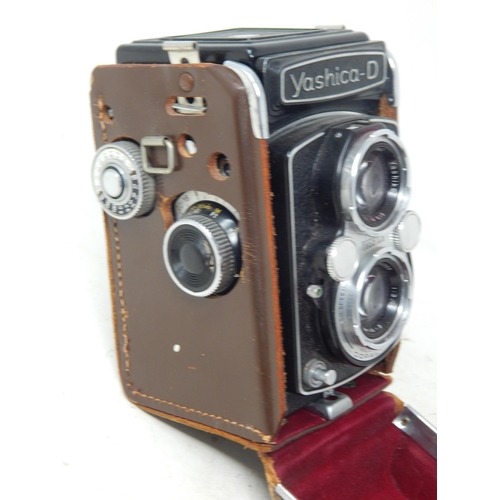 354 - Yashica D TLR 6x6 Twin Lens Reflex Camera in Original Leather Case