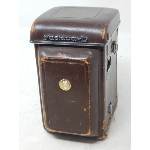 354 - Yashica D TLR 6x6 Twin Lens Reflex Camera in Original Leather Case