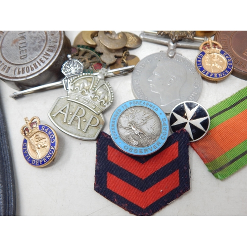 363 - WWI Queen Mary 1914 Christmas Tin containing various Badges, Brooches, Medals etc