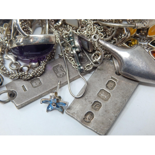 253 - Quantity of Silver Jewellery: Gross weight 184g