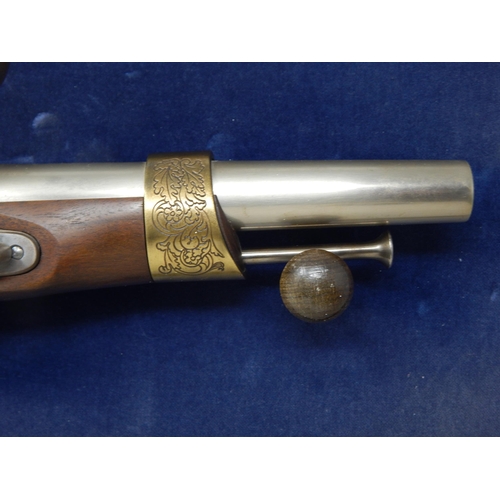 423 - Detailed Working replica: Napoleon Flint Lock Pistol