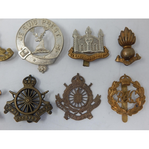 97 - A Collection of Military Badges to Include: Army Cyclist Corps, City of London Cyclists, Je Suis Pre... 