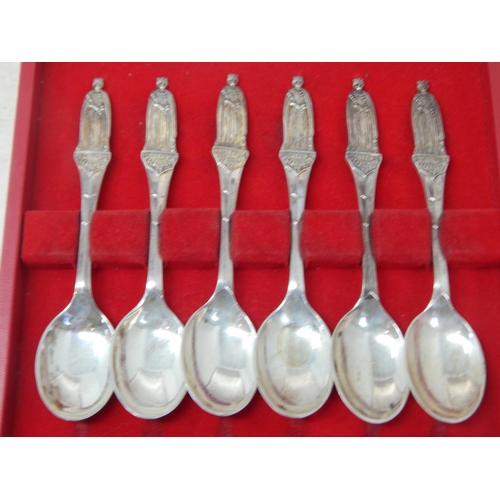 44 - 6 x Hallmarked Silver 1977 Jubilee commemorative spoons with QEII finials in fitted case weight 123.... 