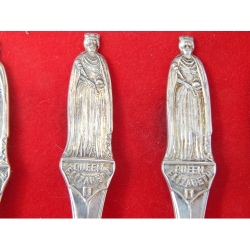 44 - 6 x Hallmarked Silver 1977 Jubilee commemorative spoons with QEII finials in fitted case weight 123.... 